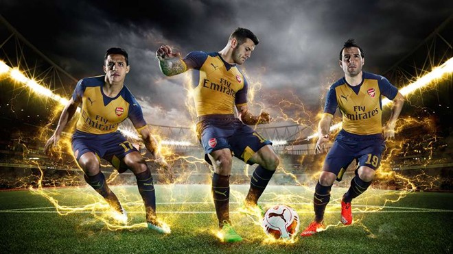 Sự mạnh mẽ trong mẫu áo đấu sân khách của Arsenal 2015-16