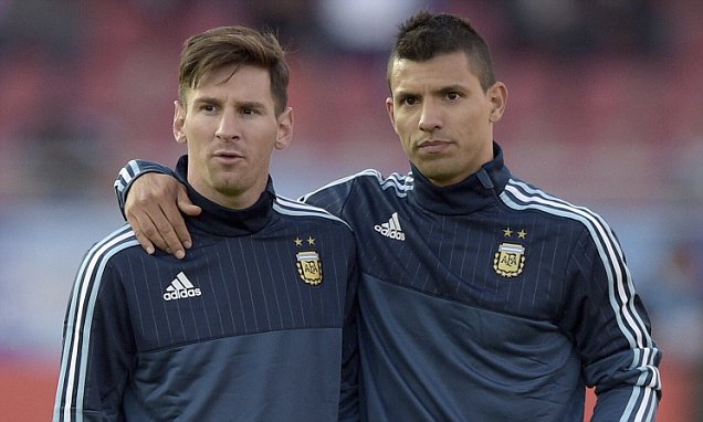 Aguero từng nhiều lần khuyên Messi đến Man City thi đấu
