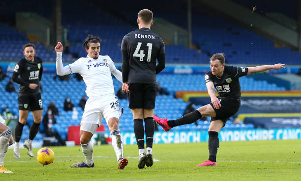 Soi kèo, dự đoán Burnley vs Leeds, 03h00 ngày 28/1 – Hạng Nhất Anh